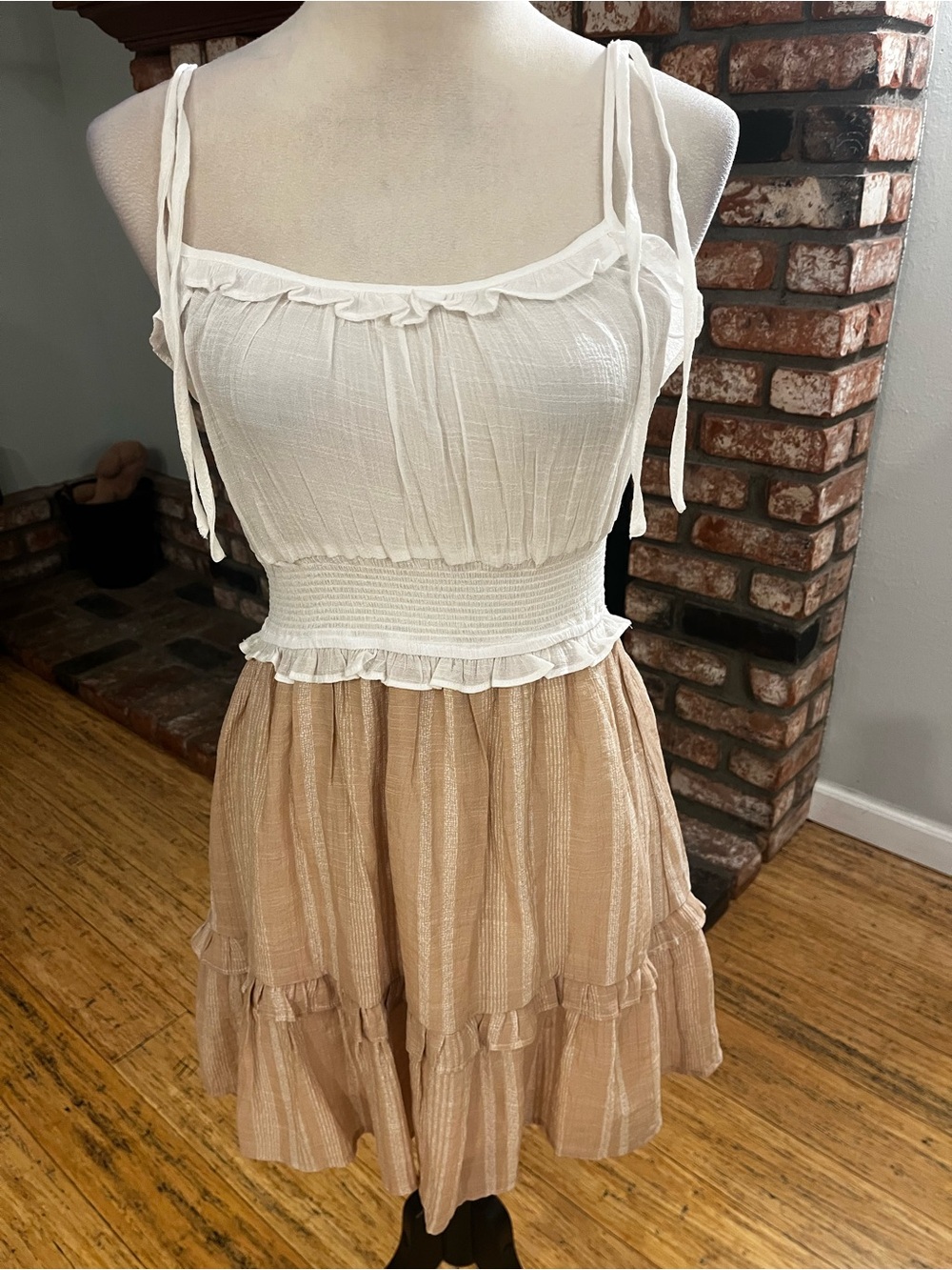 Blu Pepper White and Tan Mini Dress with Ruffled Bodice